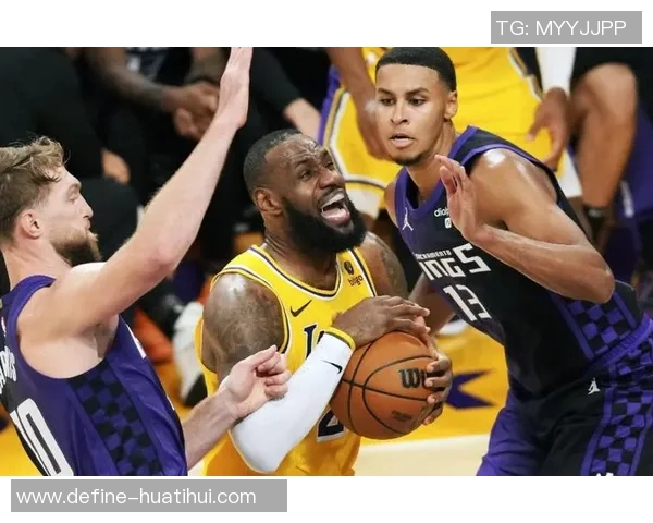 黑白直播湖人与勇士激战正酣精彩瞬间尽在眼前